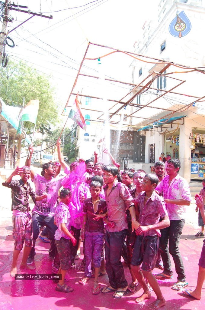 Holi 2014 Celebrations in Hyderabad - 68 / 151 photos