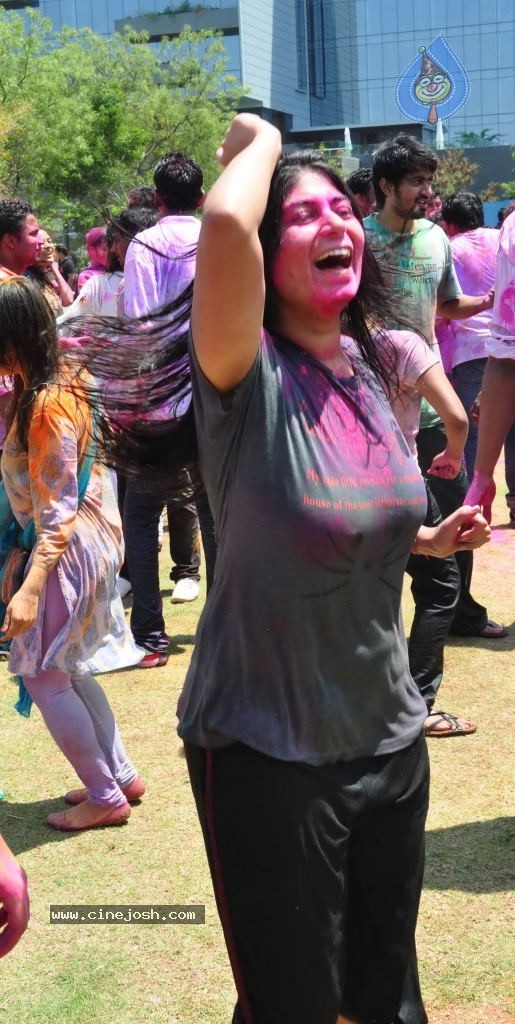 Holi 2014 Celebrations in Hyderabad - 86 / 151 photos