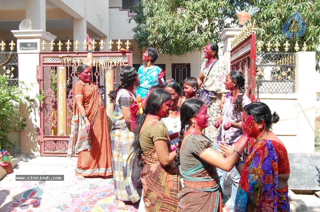 Holi 2014 Celebrations in Hyderabad - 97 / 151 photos