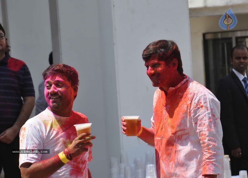 Holi 2014 Celebrations in Hyderabad - 119 / 151 photos