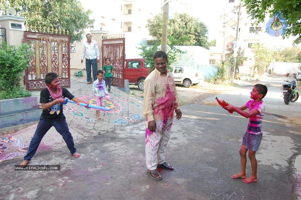 Holi 2014 Celebrations in Hyderabad - 148 / 151 photos