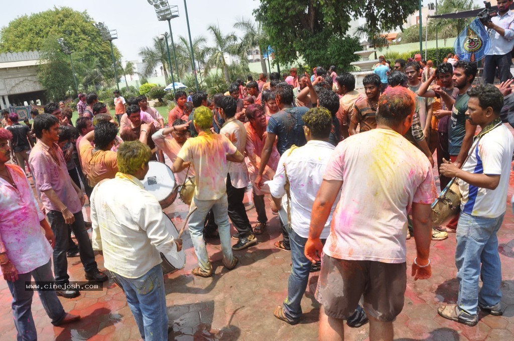 holi celebration at hyderabad