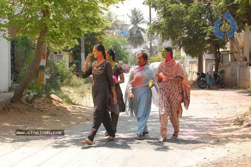 Holi Celebrations in Hyderabad - 4 / 76 photos