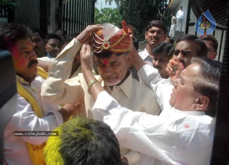 Holi Celebrations in Hyderabad - 16 / 76 photos