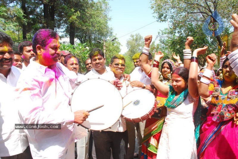 Holi Celebrations in Hyderabad - 22 / 76 photos