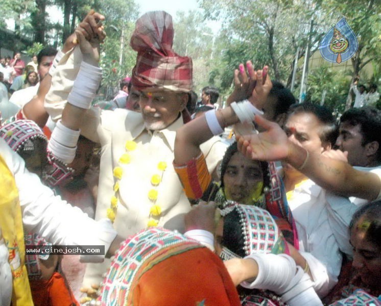 Holi Celebrations in Hyderabad - 27 / 76 photos