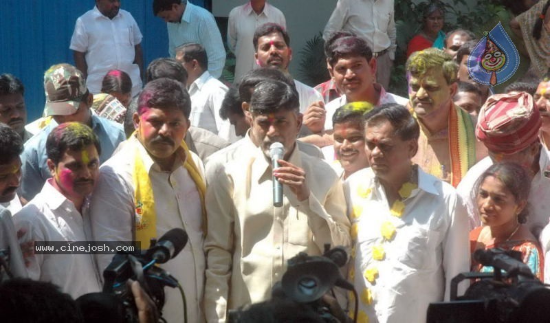 Holi Celebrations in Hyderabad - 55 / 76 photos