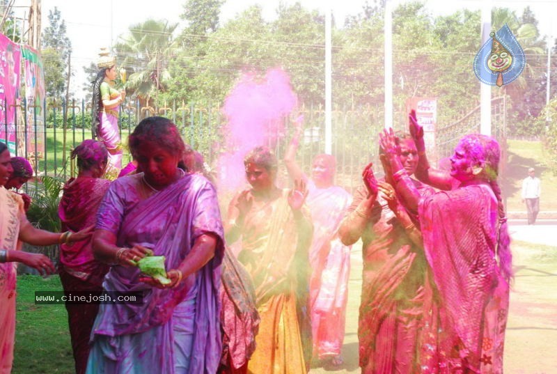 Holi Celebrations in Hyderabad - 60 / 76 photos