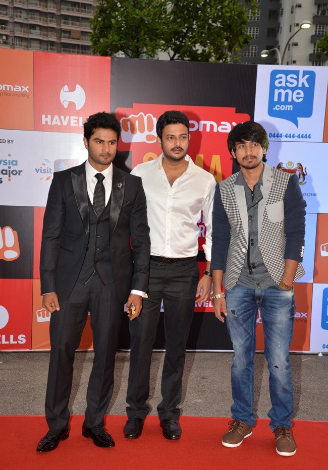 Hot Celebs at SIIMA 2014 - 72 / 78 photos