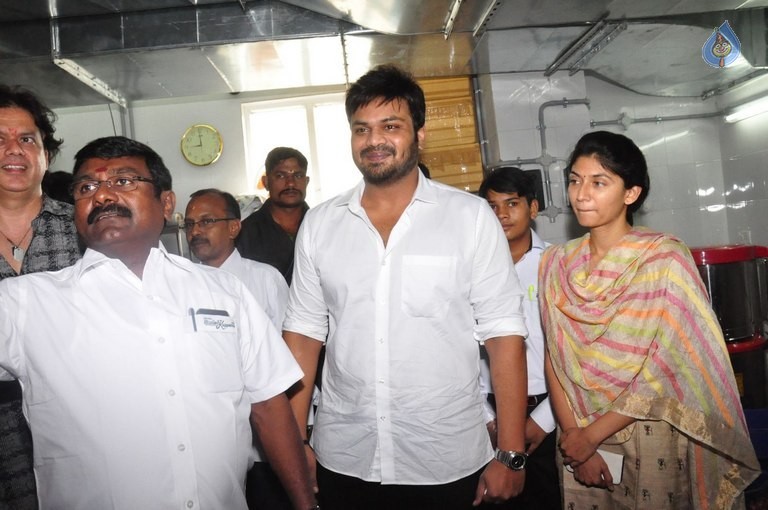 Hotel Junior Kuppanna Launch - 28 / 79 photos