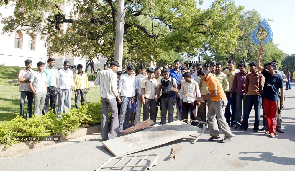 Hyderabad City Bandh By TRS  - 7 / 34 photos