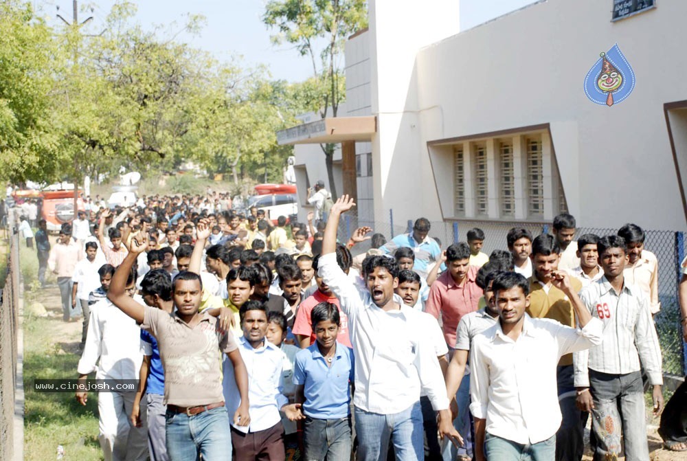 Hyderabad City Bandh By TRS  - 11 / 34 photos