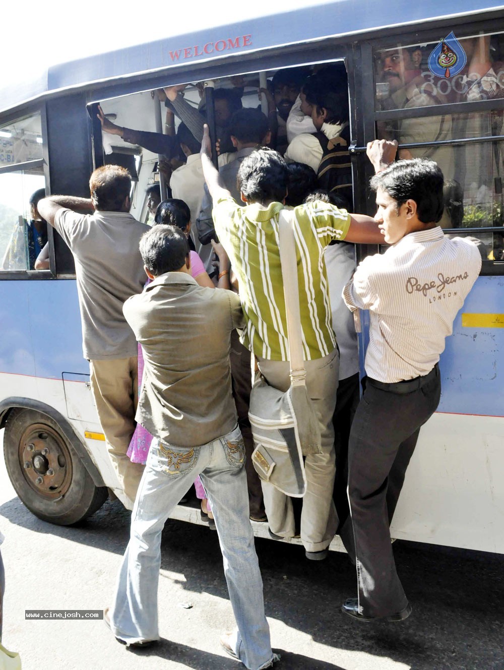 Hyderabad City Bandh By TRS  - 17 / 34 photos