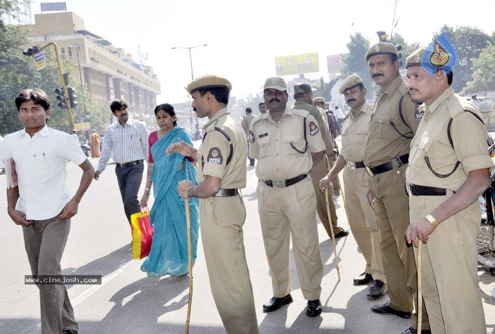 Hyderabad City Bandh By TRS  - 26 / 34 photos