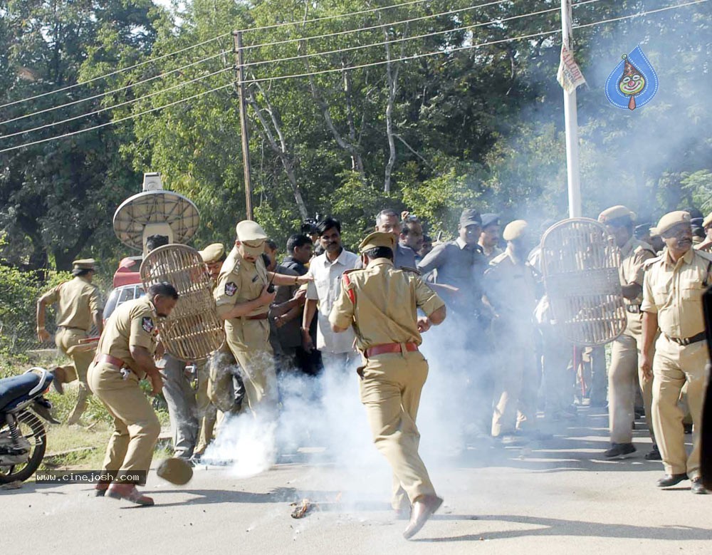 Hyderabad City Bandh By TRS  - 28 / 34 photos