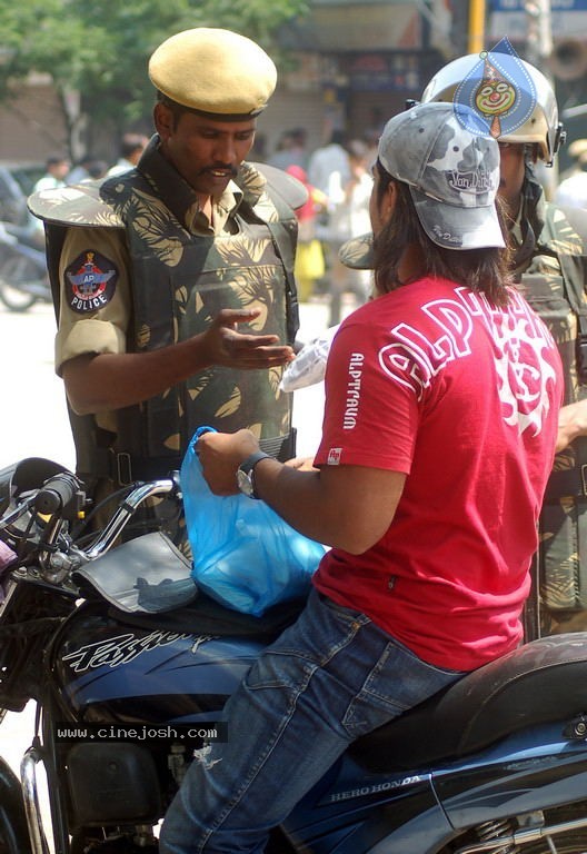 Hyderabad Old City Curfew Pics   - 15 / 102 photos