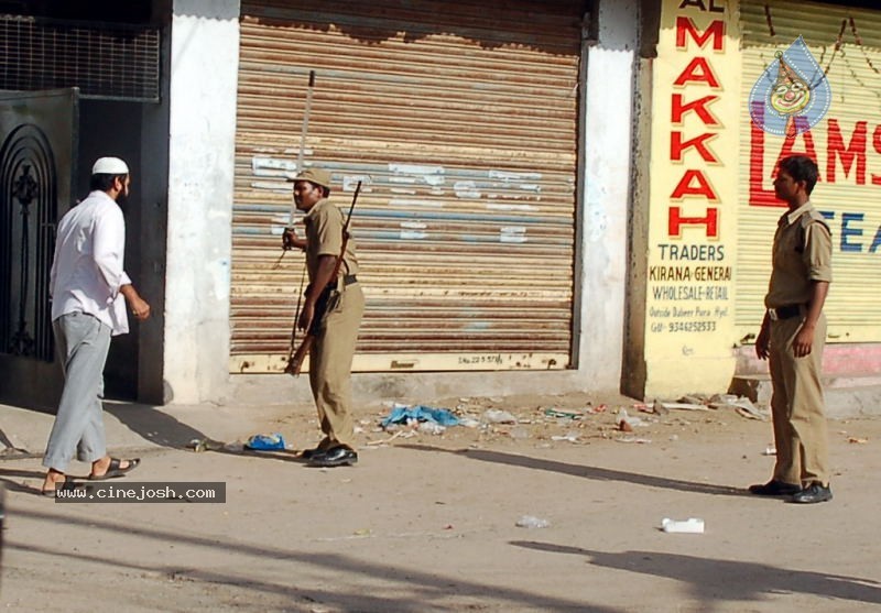 Hyderabad Old City Curfew Pics   - 17 / 102 photos