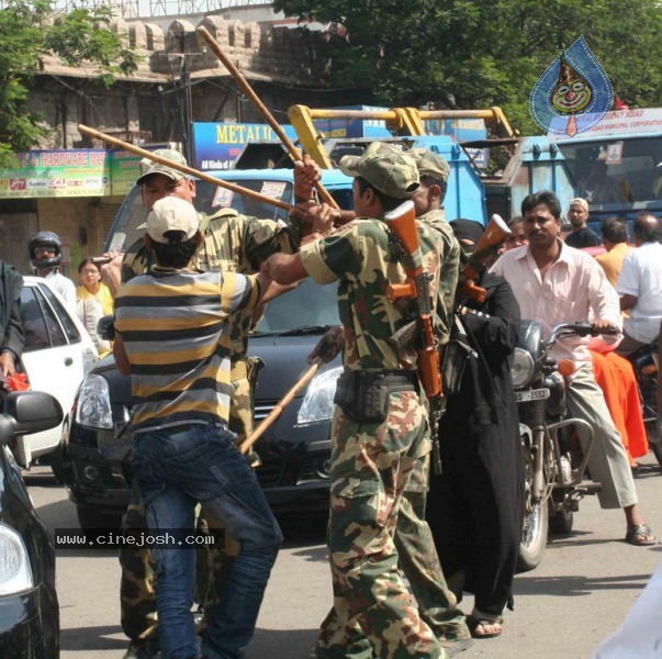 Hyderabad Old City Curfew Pics   - 20 / 102 photos