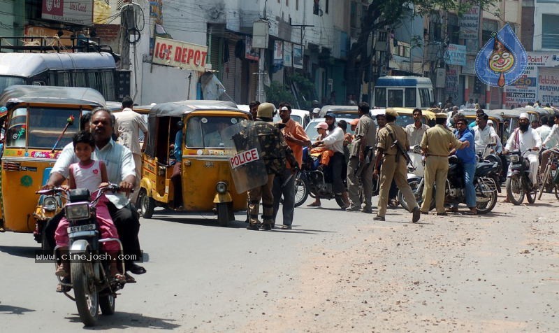 Hyderabad Old City Curfew Pics   - 55 / 102 photos