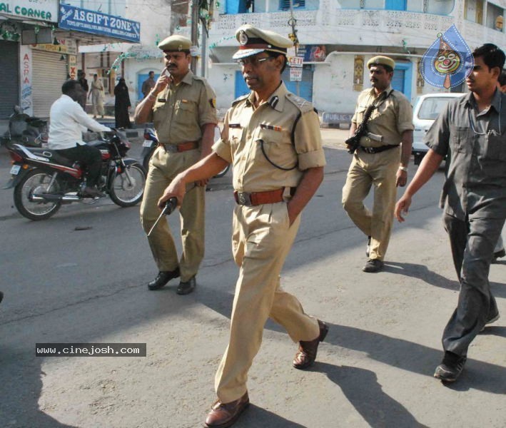 Hyderabad Old City Curfew Pics   - 67 / 102 photos