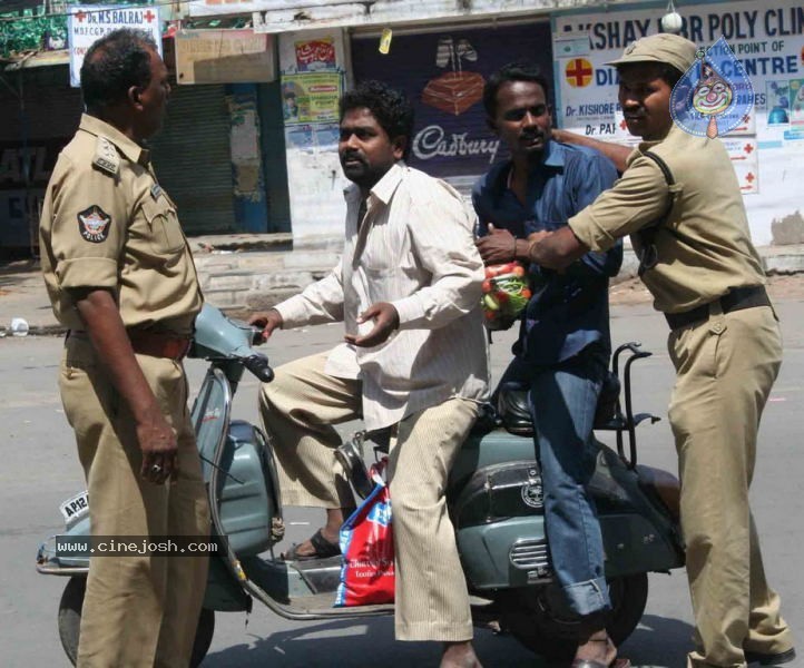 Hyderabad Old City Curfew Pics   - 78 / 102 photos