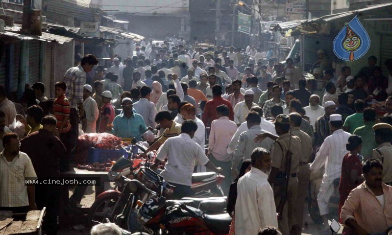 Hyderabad Old City Curfew Pics   - 95 / 102 photos