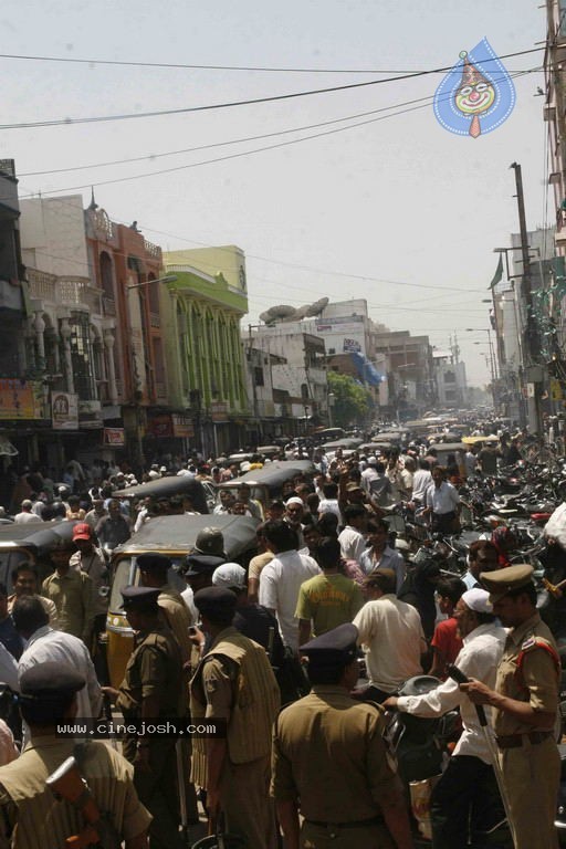 Hyderabad Old City Curfew Pics   - 101 / 102 photos