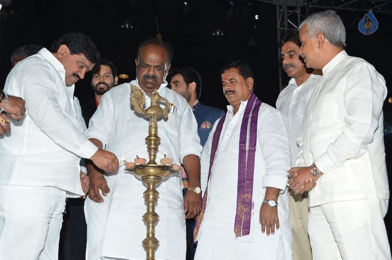 Hyderabad Talvar Cricket League Logo Launch - 36 / 64 photos