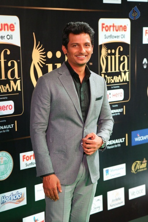 IIFA Utsavam 2017 Awards 1 (Day1) - 77 / 92 photos