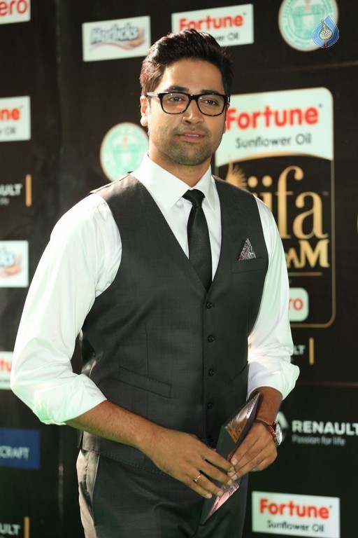 IIFA Utsavam 2017 Awards 1 (Day2) - 83 / 94 photos
