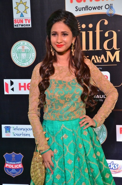 IIFA Utsavam 2017 Awards 2 (Day2) - 38 / 125 photos