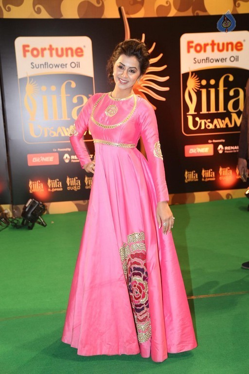 IIFA Utsavam Awards 2016 Photos 1 - 44 / 64 photos