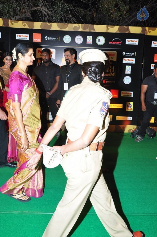 IIFA Utsavam Awards 2016 Photos 3 - 43 / 89 photos