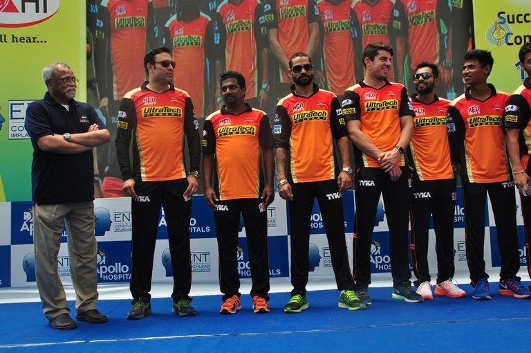 IPL Sunrisers Team Felicitates Apollo Doctors - 3 / 40 photos