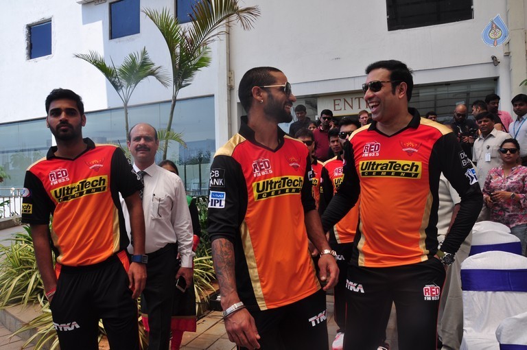 IPL Sunrisers Team Felicitates Apollo Doctors - 7 / 40 photos