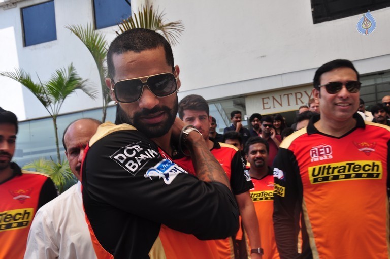 IPL Sunrisers Team Felicitates Apollo Doctors - 11 / 40 photos