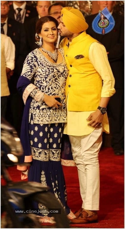 Isha Ambani and Anand Piramal Wedding Photos - 4 / 19 photos