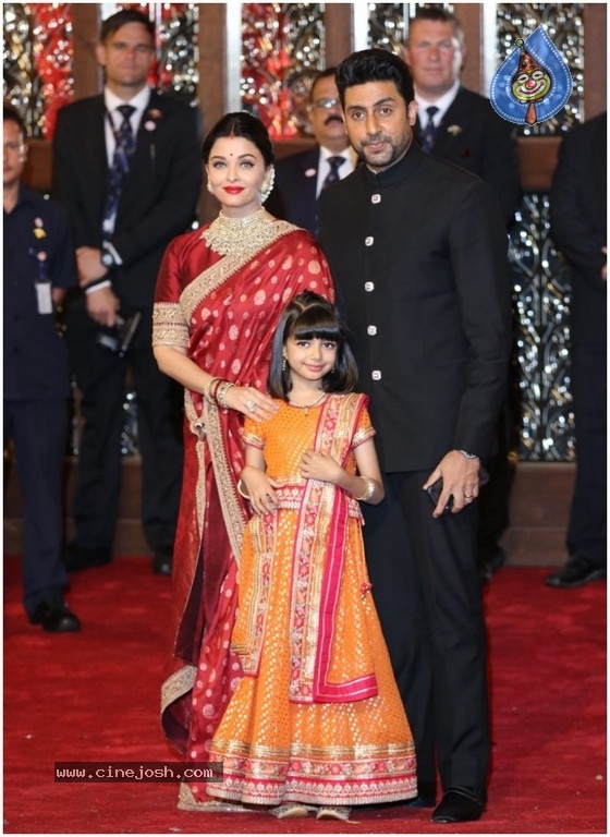 Isha Ambani and Anand Piramal Wedding Photos - 5 / 19 photos