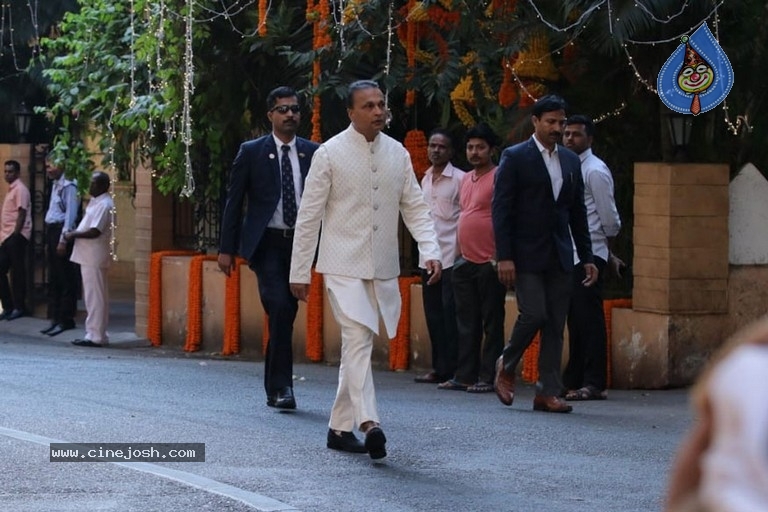 Isha Ambani and Anand Piramal Wedding Photos - 15 / 19 photos