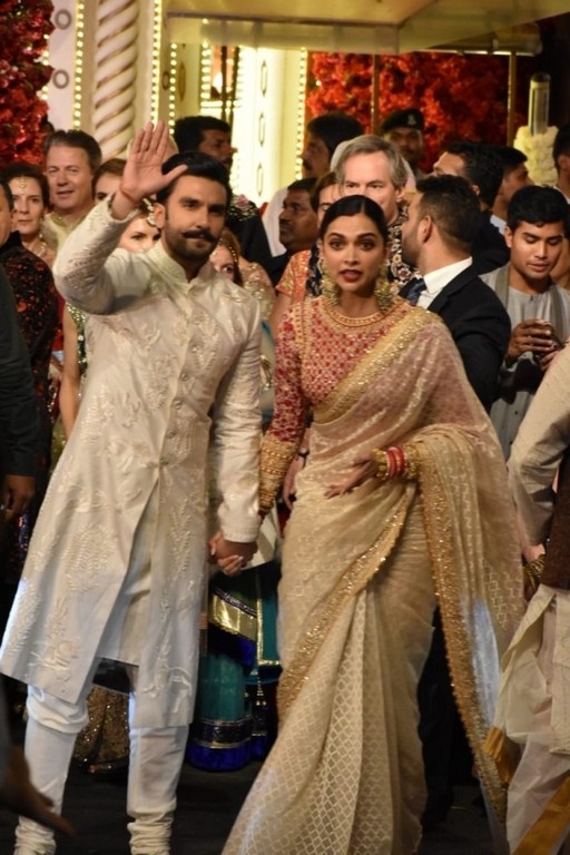Isha Ambani and Anand Piramal Wedding Reception  - 23 / 48 photos