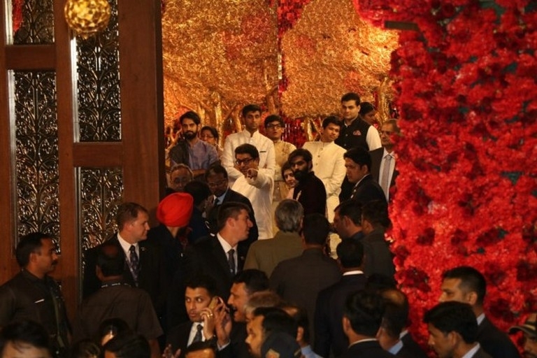 Isha Ambani and Anand Piramal Wedding Reception  - 29 / 48 photos