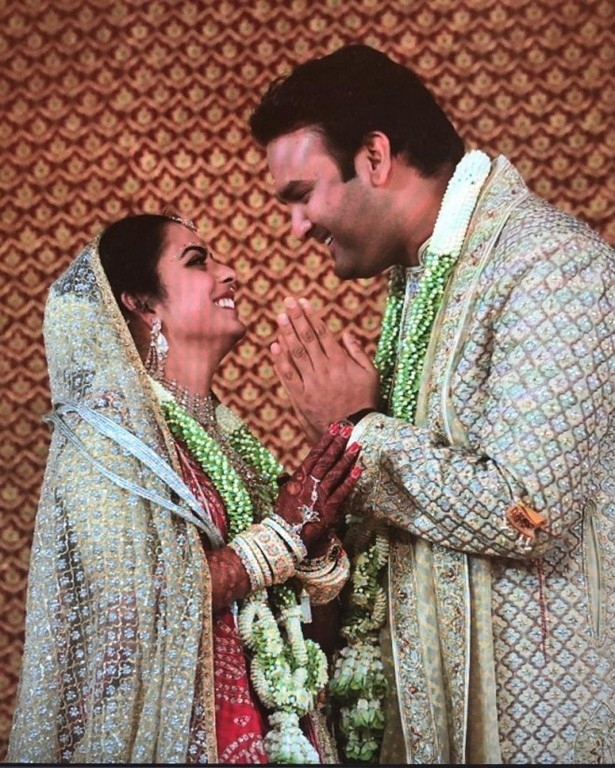 Isha Ambani and Anand Piramal Wedding Reception  - 35 / 48 photos