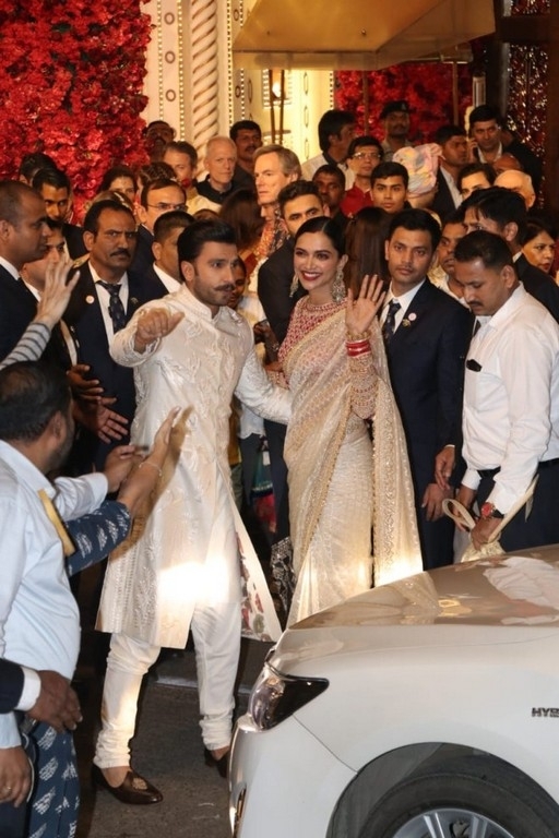 Isha Ambani and Anand Piramal Wedding Reception  - 46 / 48 photos