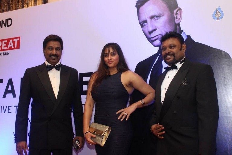 James Bond 007 Spectre Premiere Show - 19 / 35 photos