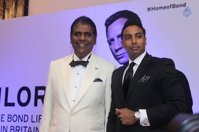 James Bond 007 Spectre Premiere Show - 22 / 35 photos