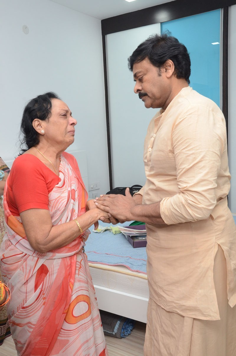 Jamuna Husband Ramana Rao Condolences Photos - 32 / 117 photos