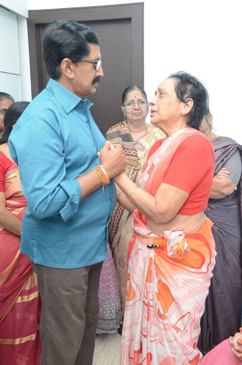 Jamuna Husband Ramana Rao Condolences Photos - 55 / 117 photos