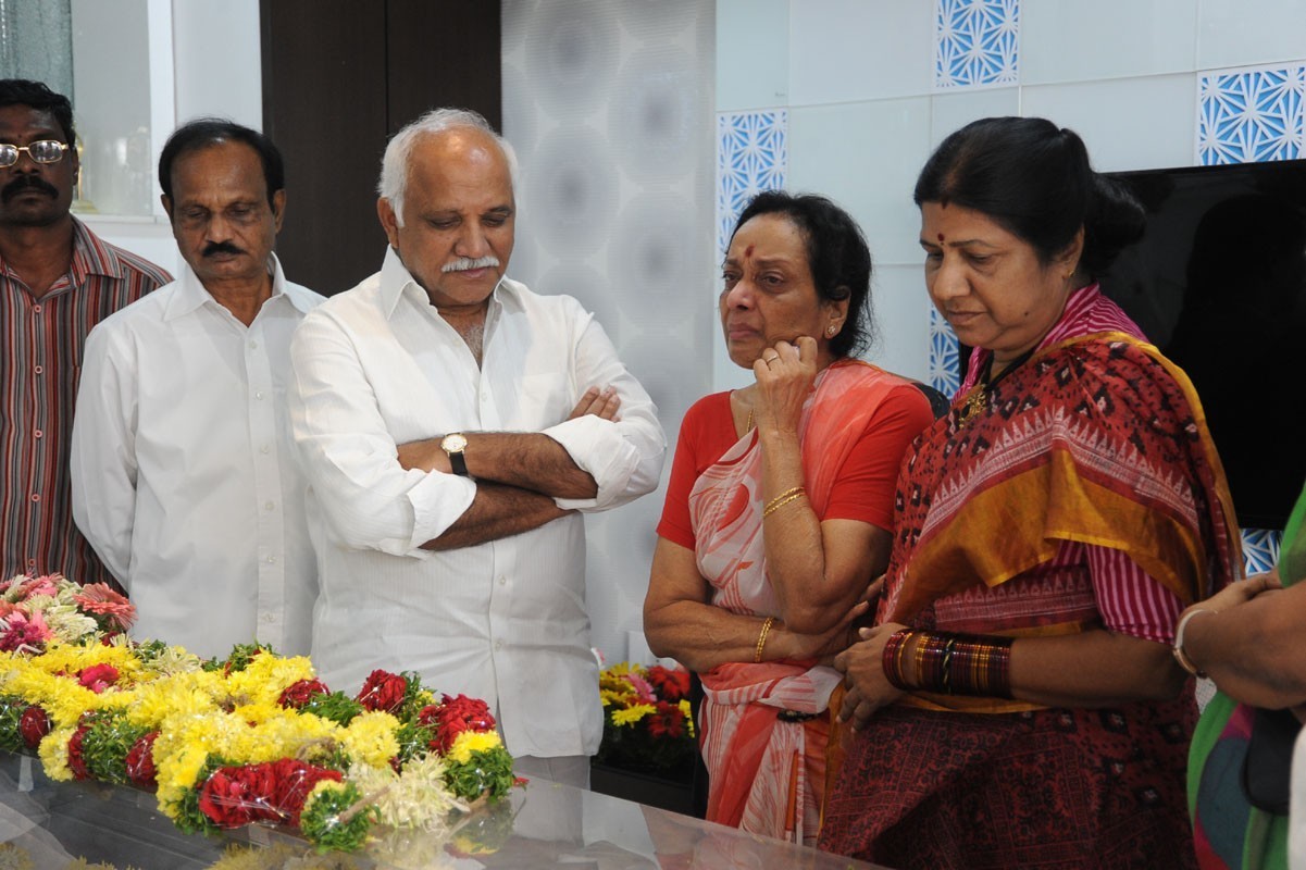Jamuna Husband Ramana Rao Condolences Photos - 61 / 117 photos