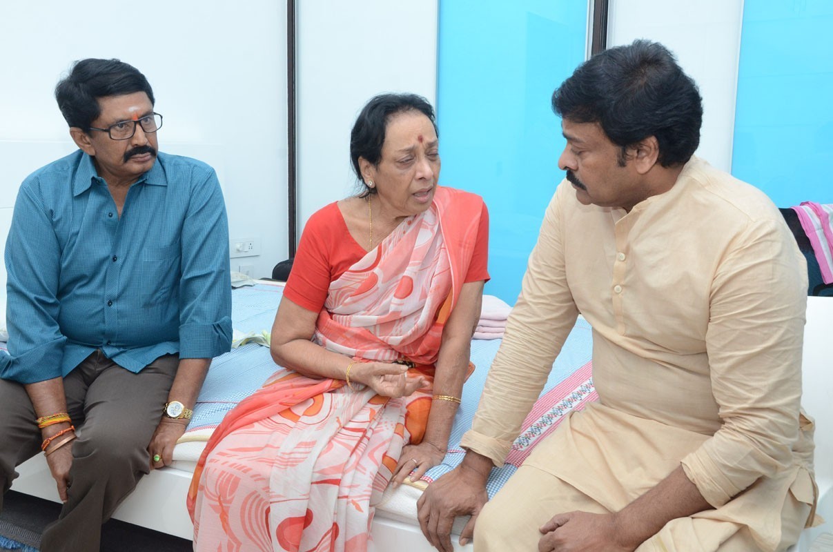 Jamuna Husband Ramana Rao Condolences Photos - 76 / 117 photos