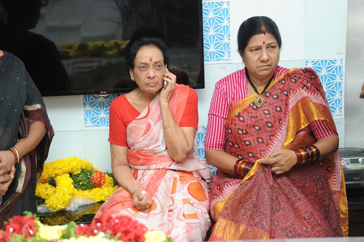 Jamuna Husband Ramana Rao Condolences Photos - 79 / 117 photos